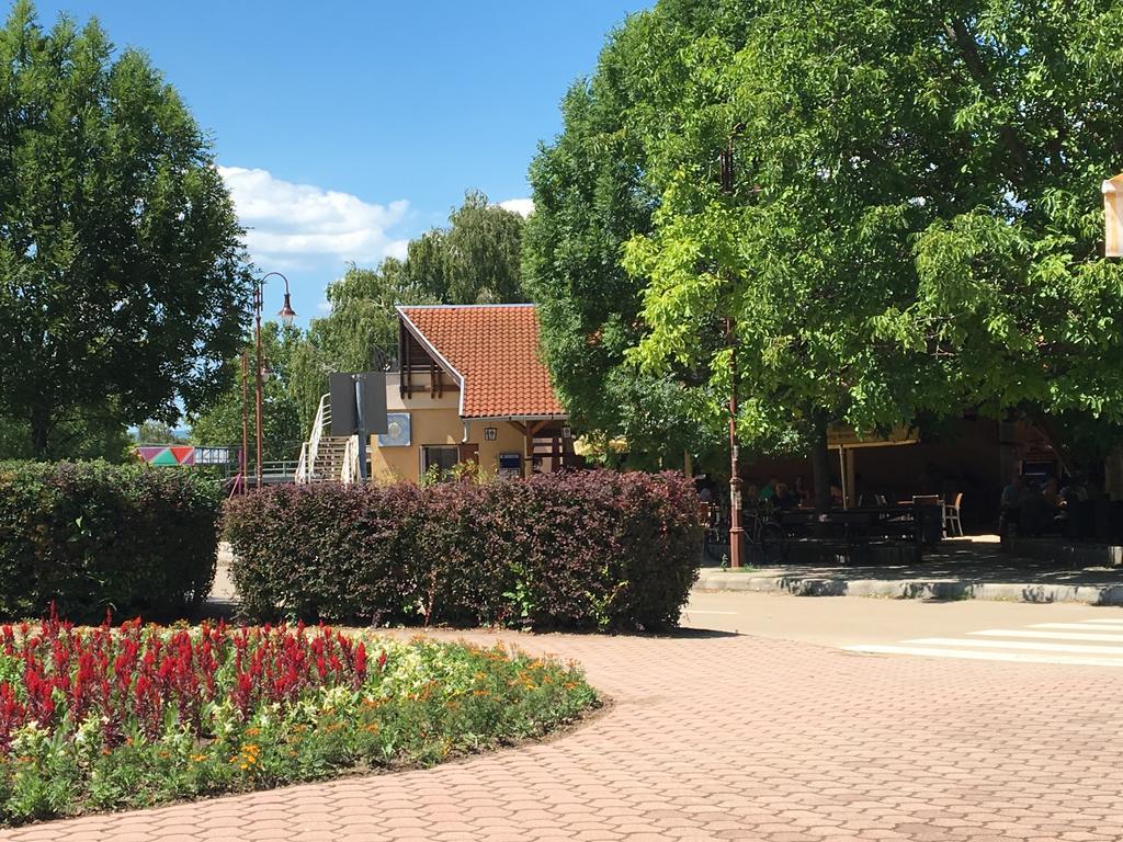 Residence At Lake Balaton Шіофок Екстер'єр фото